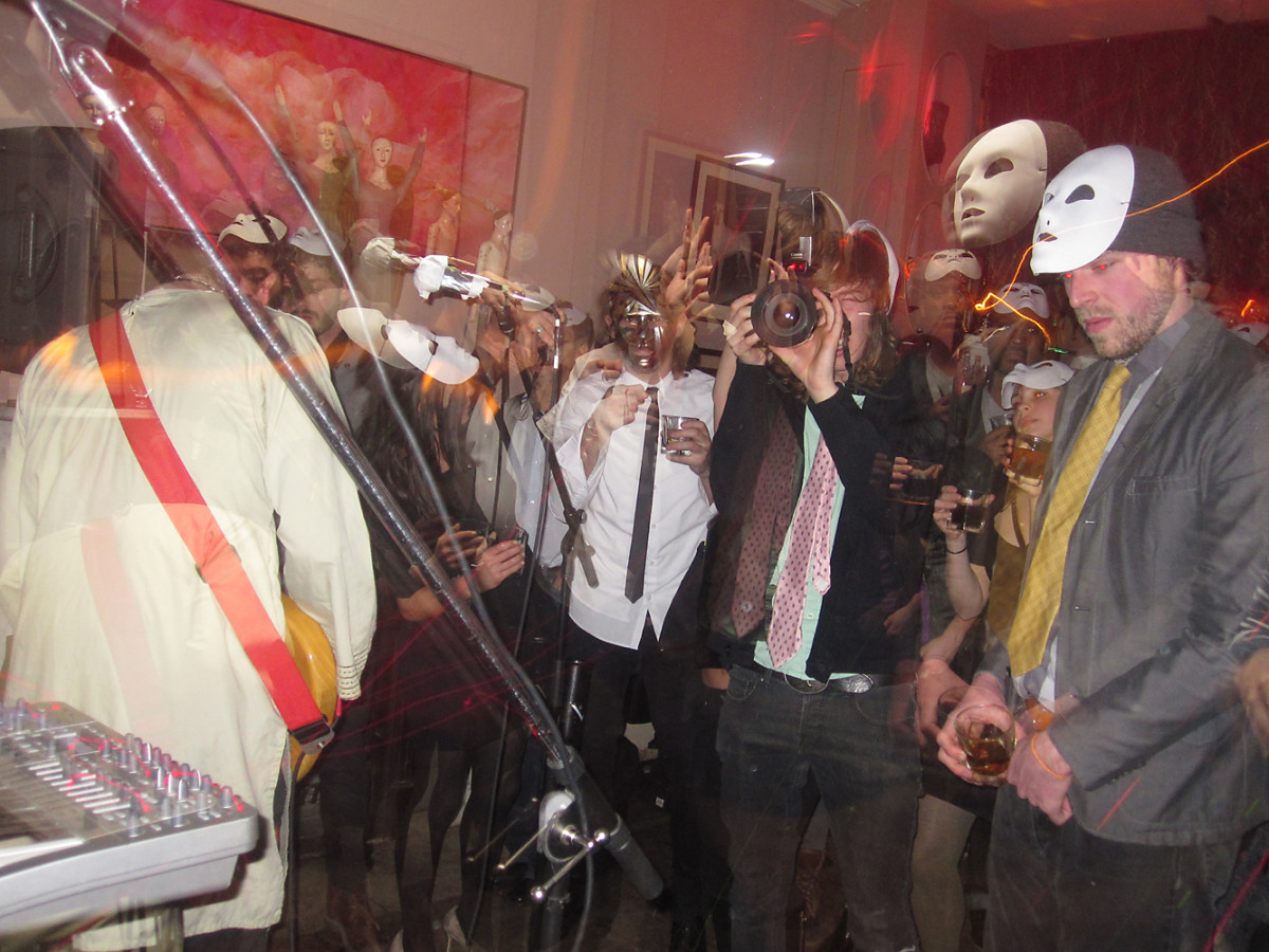 FACE OFF / DANCE OFF AT NORWOOD ARTS CLUB, PRESENTED BY XXXX MAGAZINE & JOSEPH GRAZI THE