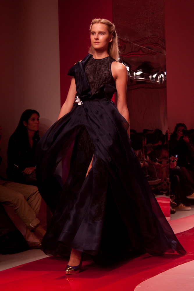 PFW-SS12_shiatzy_chen__Jodie_Talbot_Photo-42