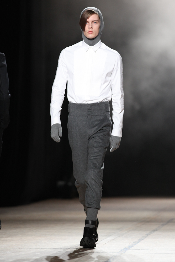 PFW-FW12-H-Junn_j_-_Jodie_Talbot-24