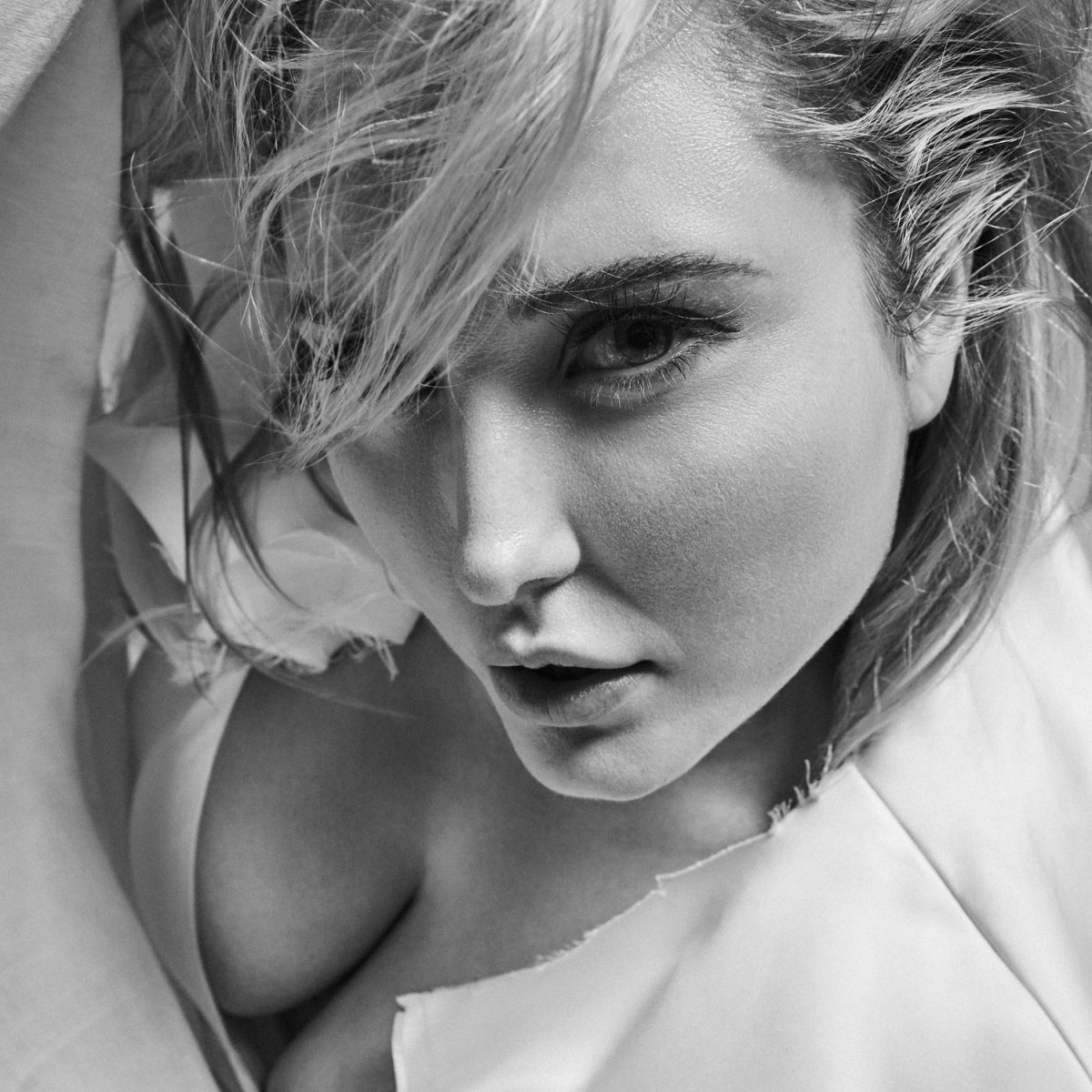 EXCLUSIVE INTERVIEW HAYLEY HASSELHOFF ON BODY POSITIVITY, MENTAL HEALTH AWARENESS, AND HER JOURNEY AS CURVE MODEL AND ACTIVIST THE UNTITLED MAGAZINE photo