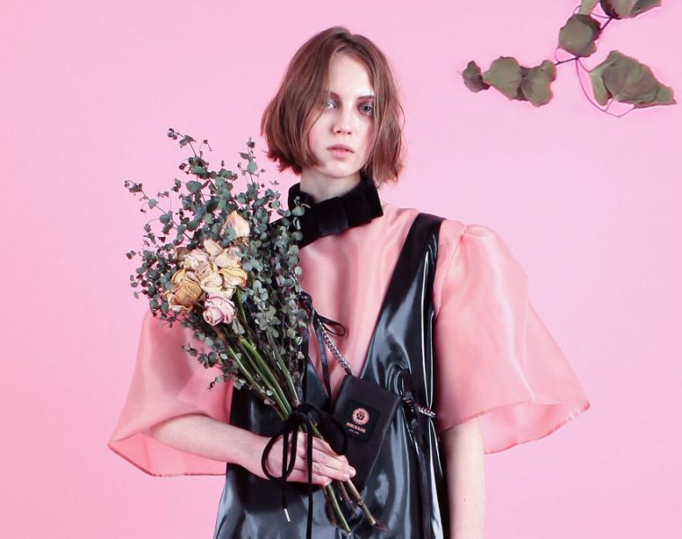 VENUSINBLACK FEATURE