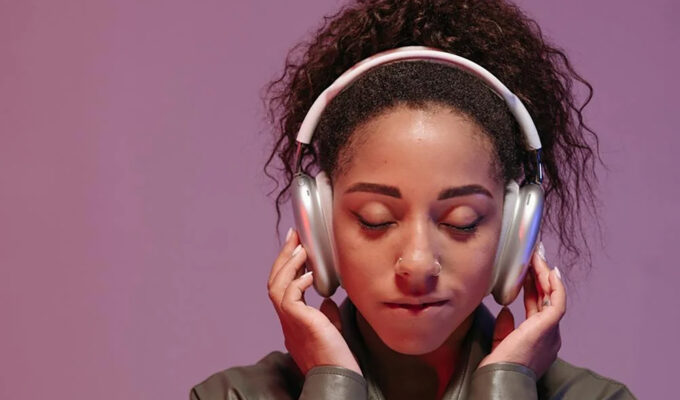 FemalePodcasts PavelDanilyuk Pexels Preview