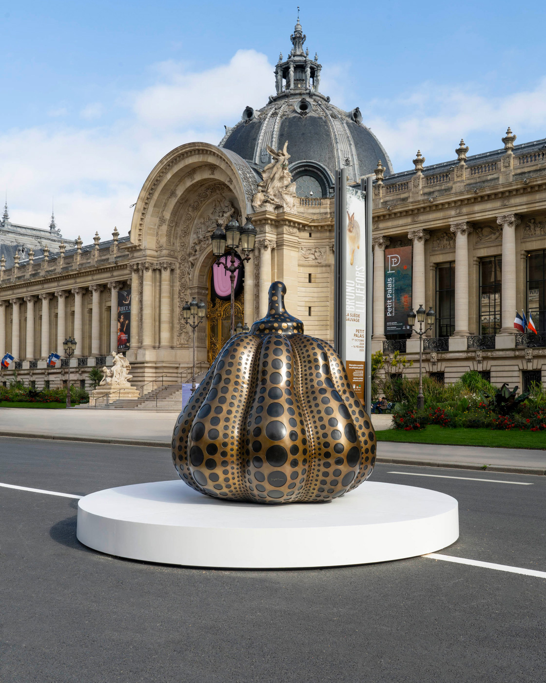 ART BASEL PARIS 2024 OPENS AT THE GRAND PALAIS THE UNTITLED MAGAZINE