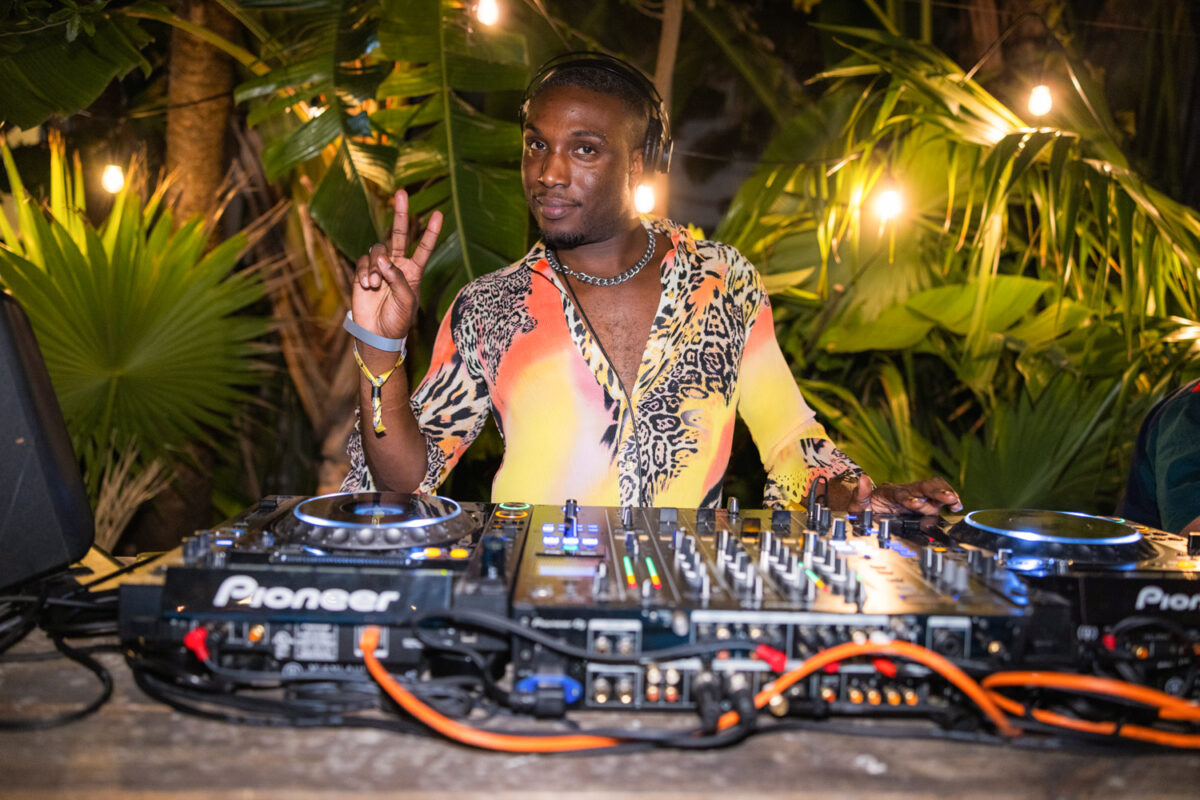 048 The Untitled Magazine x Dine W Dez Art Basel Miami WRE Pressure Point