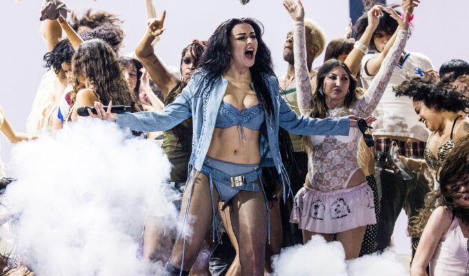 charli xcx 2025 grammys performance rave