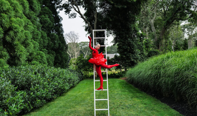 ALBA VINTON Performs Ophelia image 2