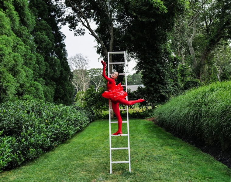 ALBA VINTON Performs Ophelia image 2