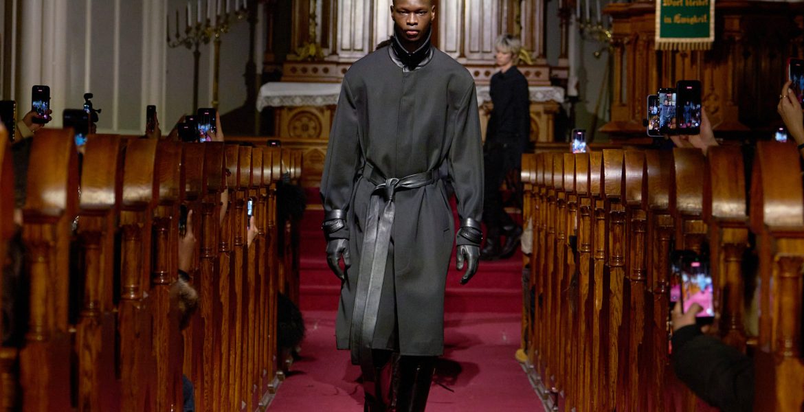 Boy London F26 1xLOOK 040 1