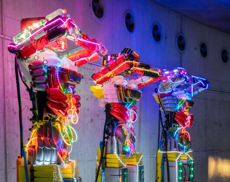 SEVINCY ThreeWiseMonkeys 108x45x35in RecycledPlasticsMetalSkeletoinLED 2023