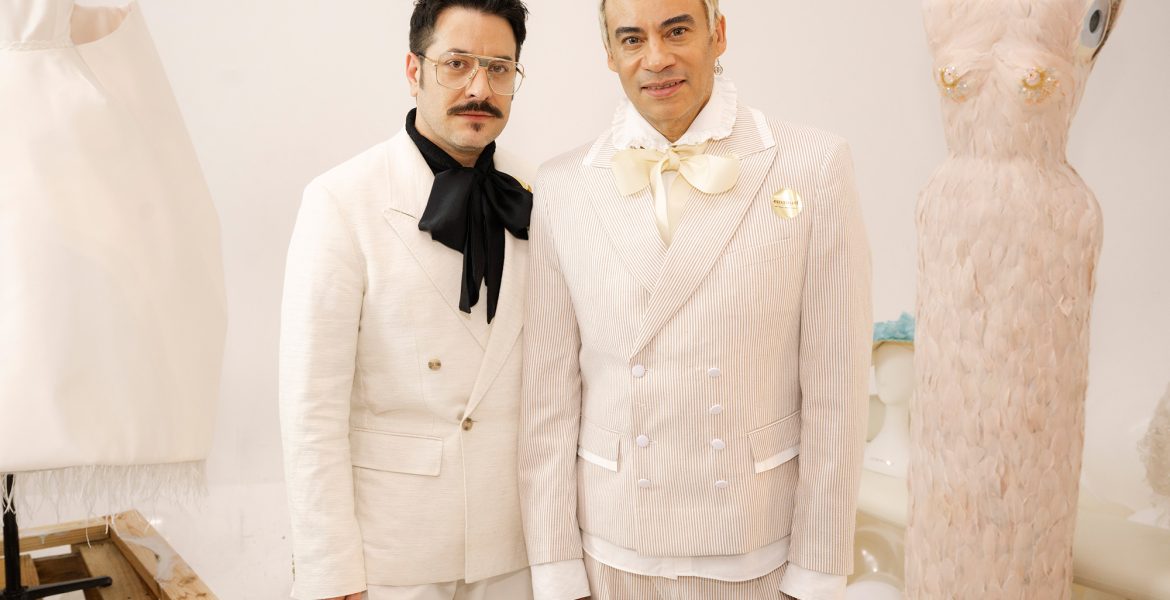 40816252 Dustin Lujan Victor de Souza x