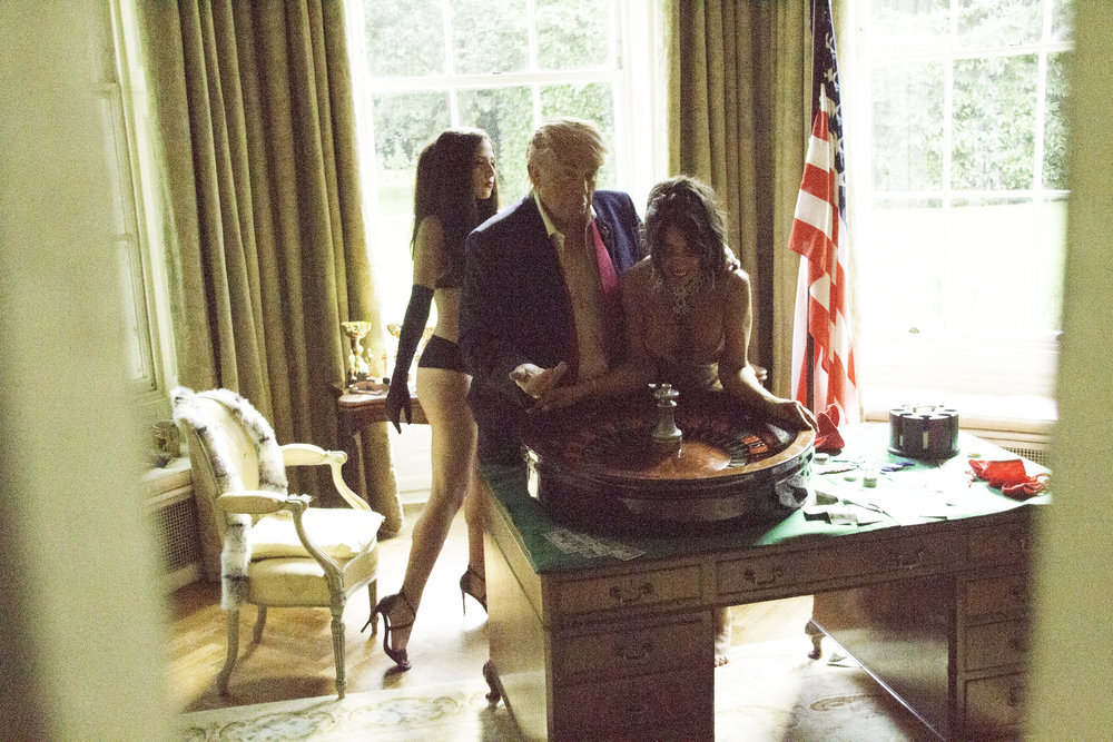 Alison Jackson 7 TRUMP ROULETTE IMG 5595wide